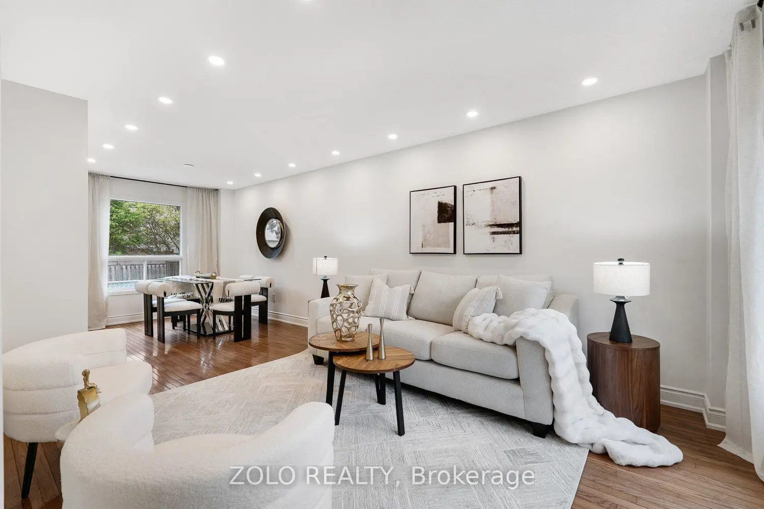 272 Elman Crescent photo 3