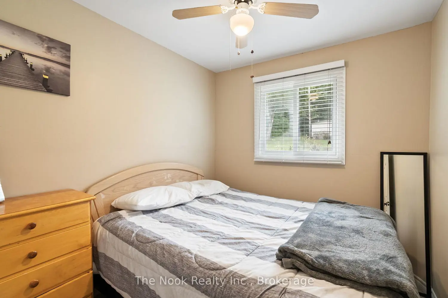 37 Goldfinch Lane photo 5