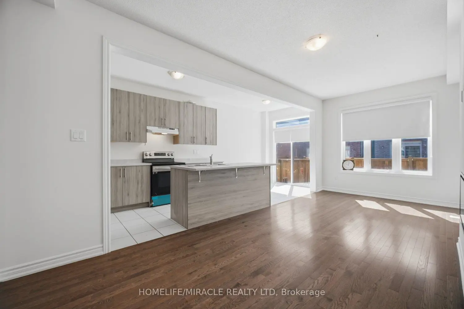 19 Donald Ficht Crescent photo 3