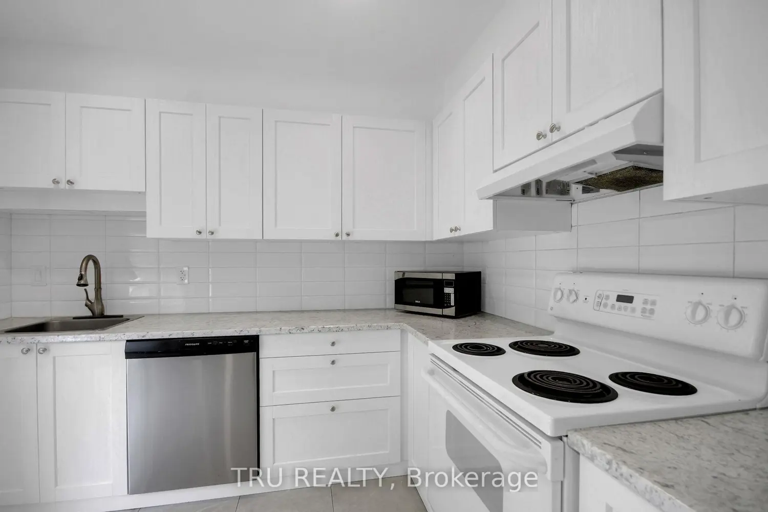 26 Langholm Crescent photo 5