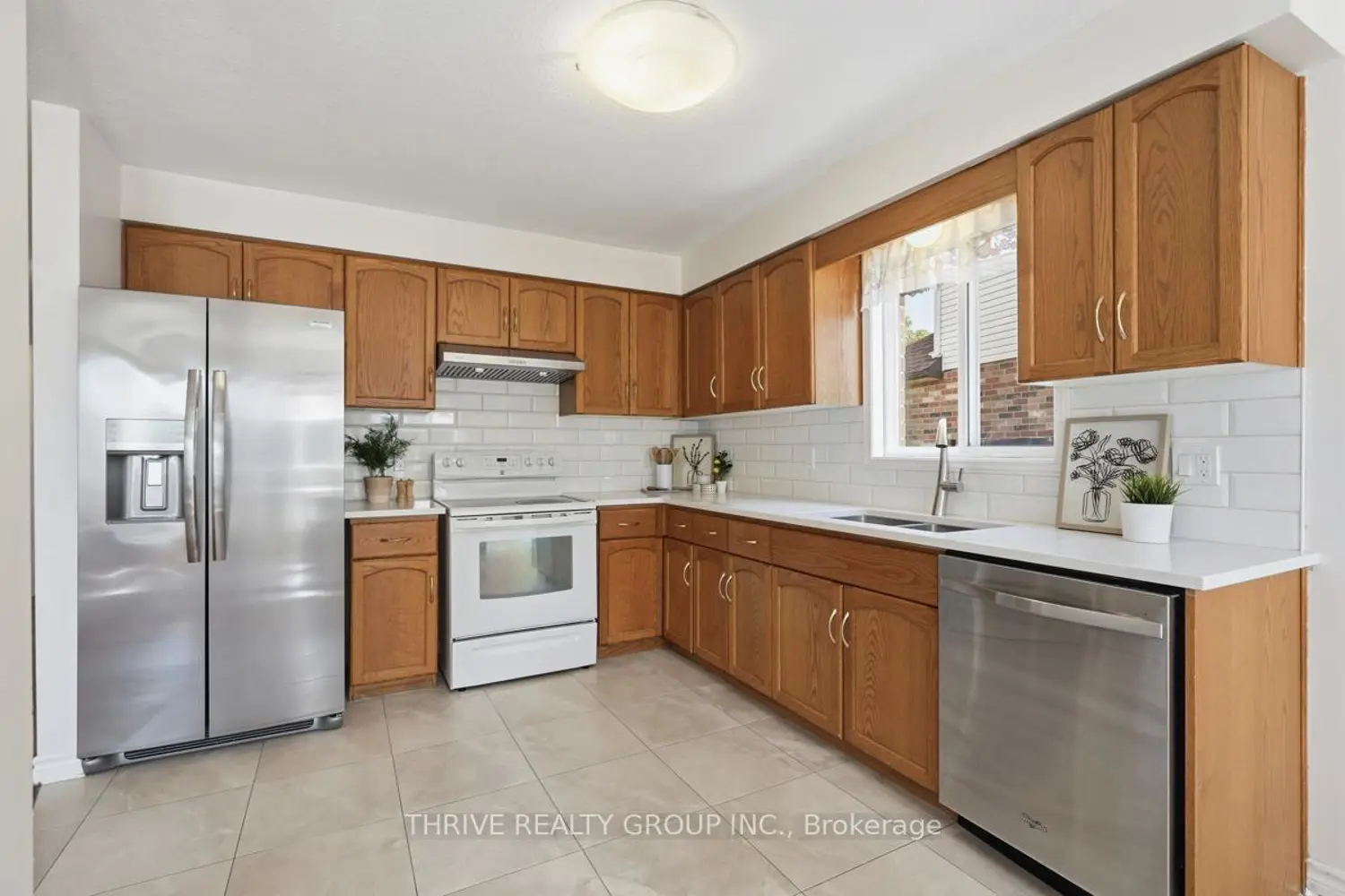 466 Edenridge Drive photo 4
