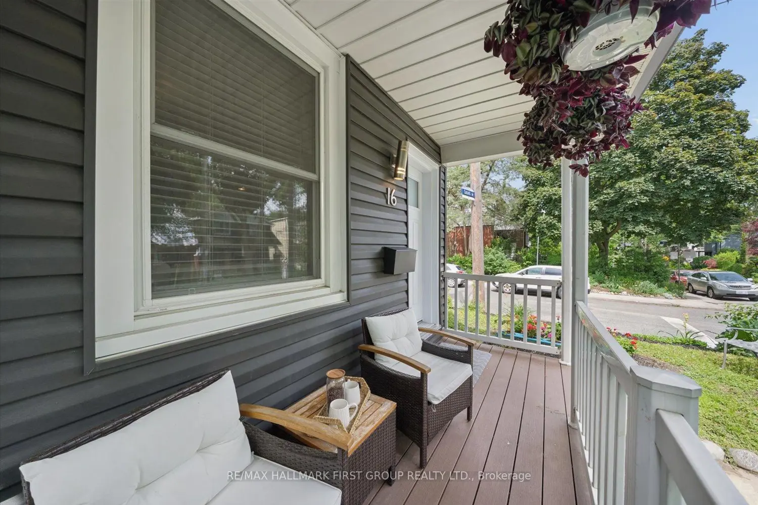 16 Cassels Avenue photo 3