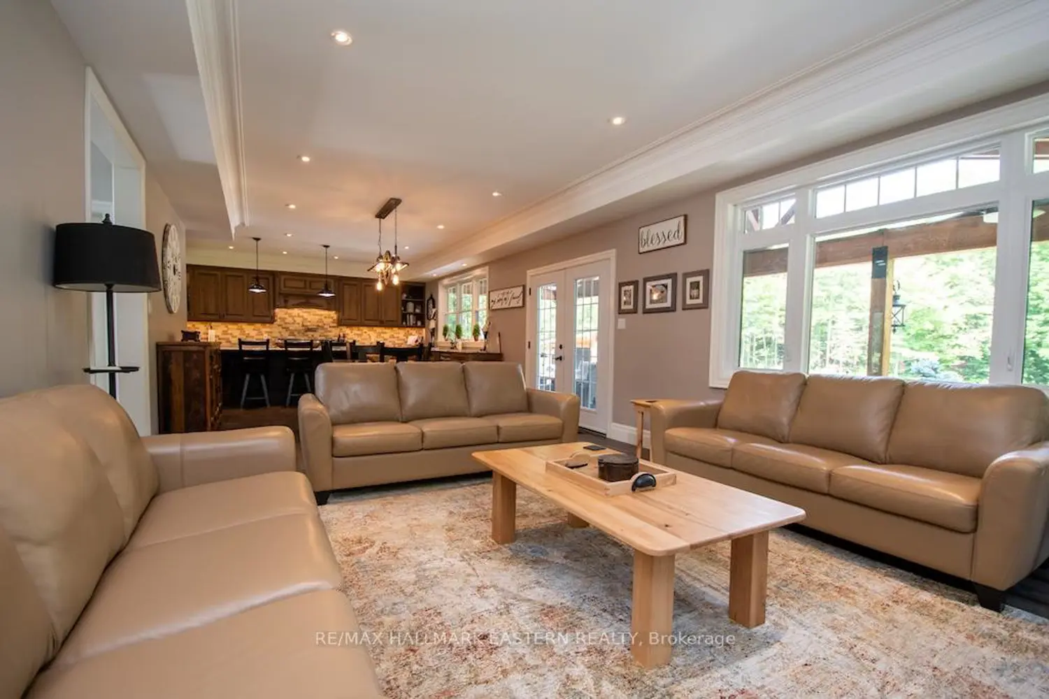 267 Edwina Drive photo 3