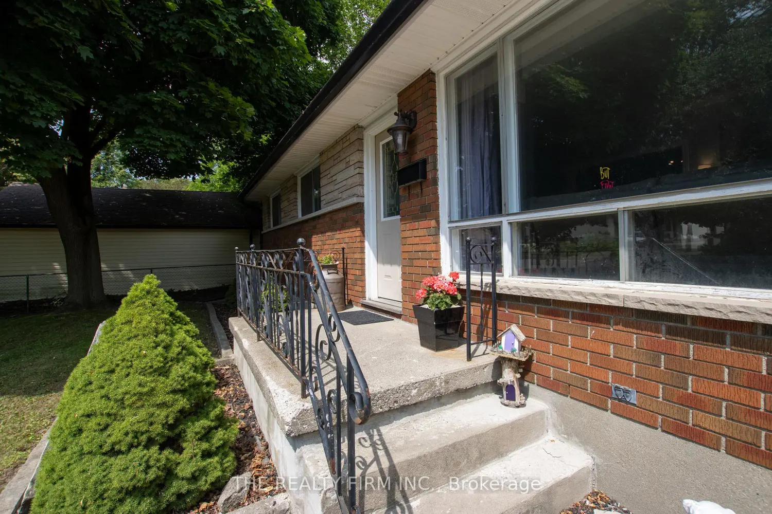 82 Langton Road photo 2