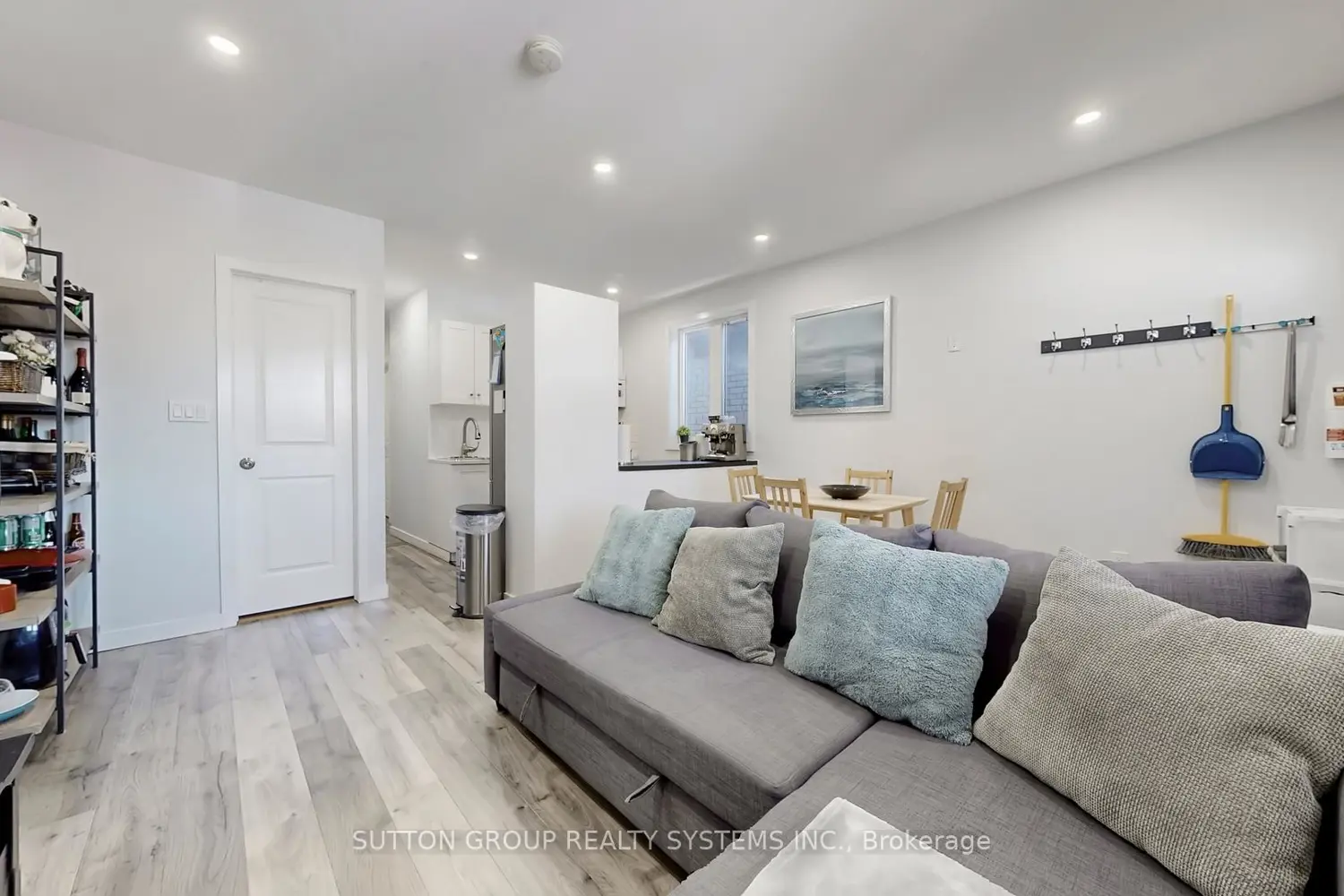 50 Brownville Avenue photo 2