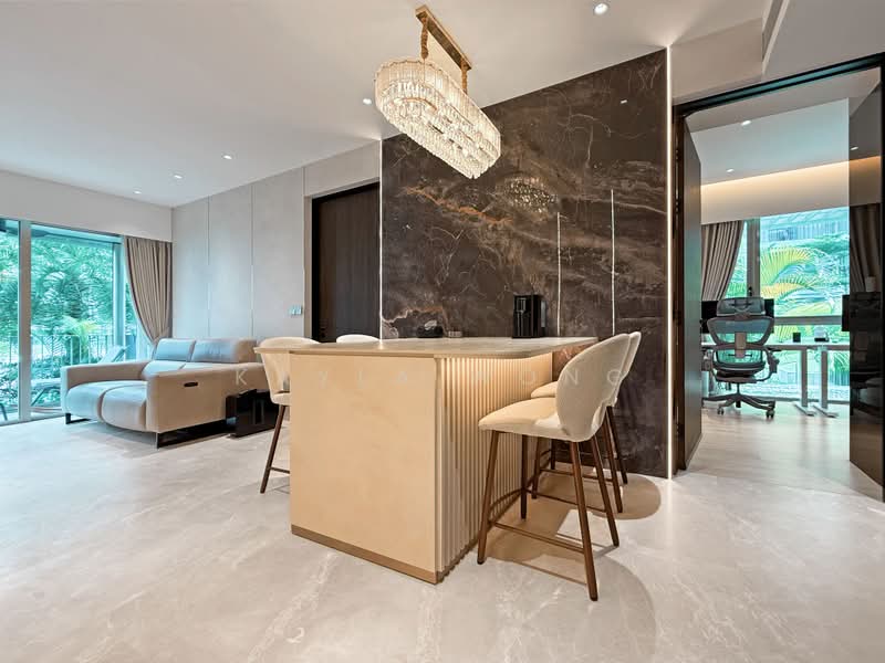 2 Harbourfront Avenue photo 5