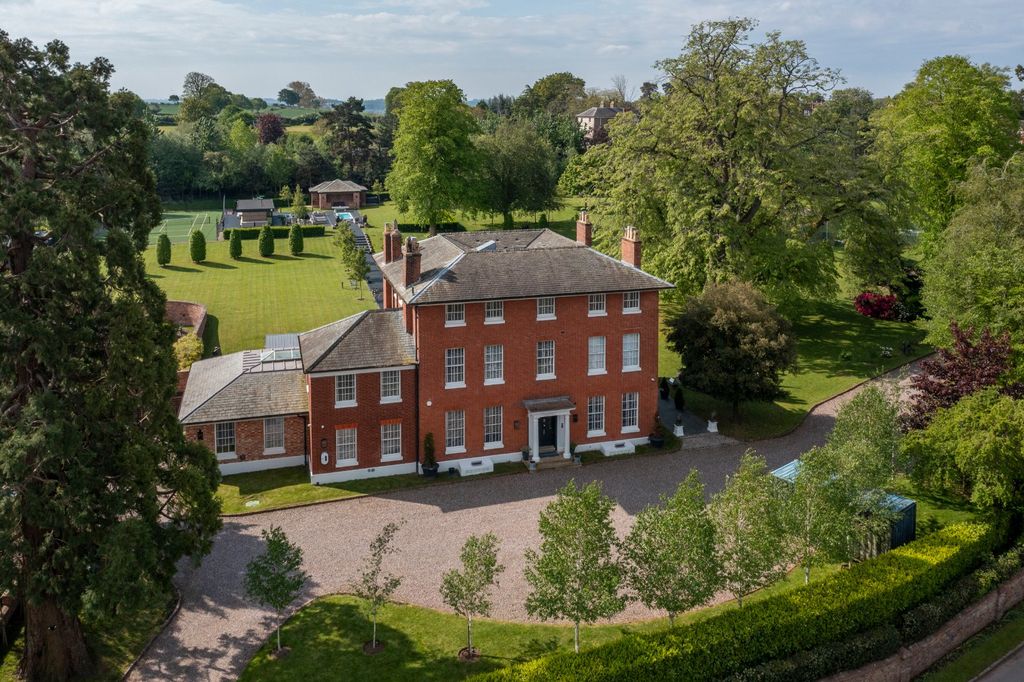 6 bed detached house for saleAckleton, Shropshire WV6