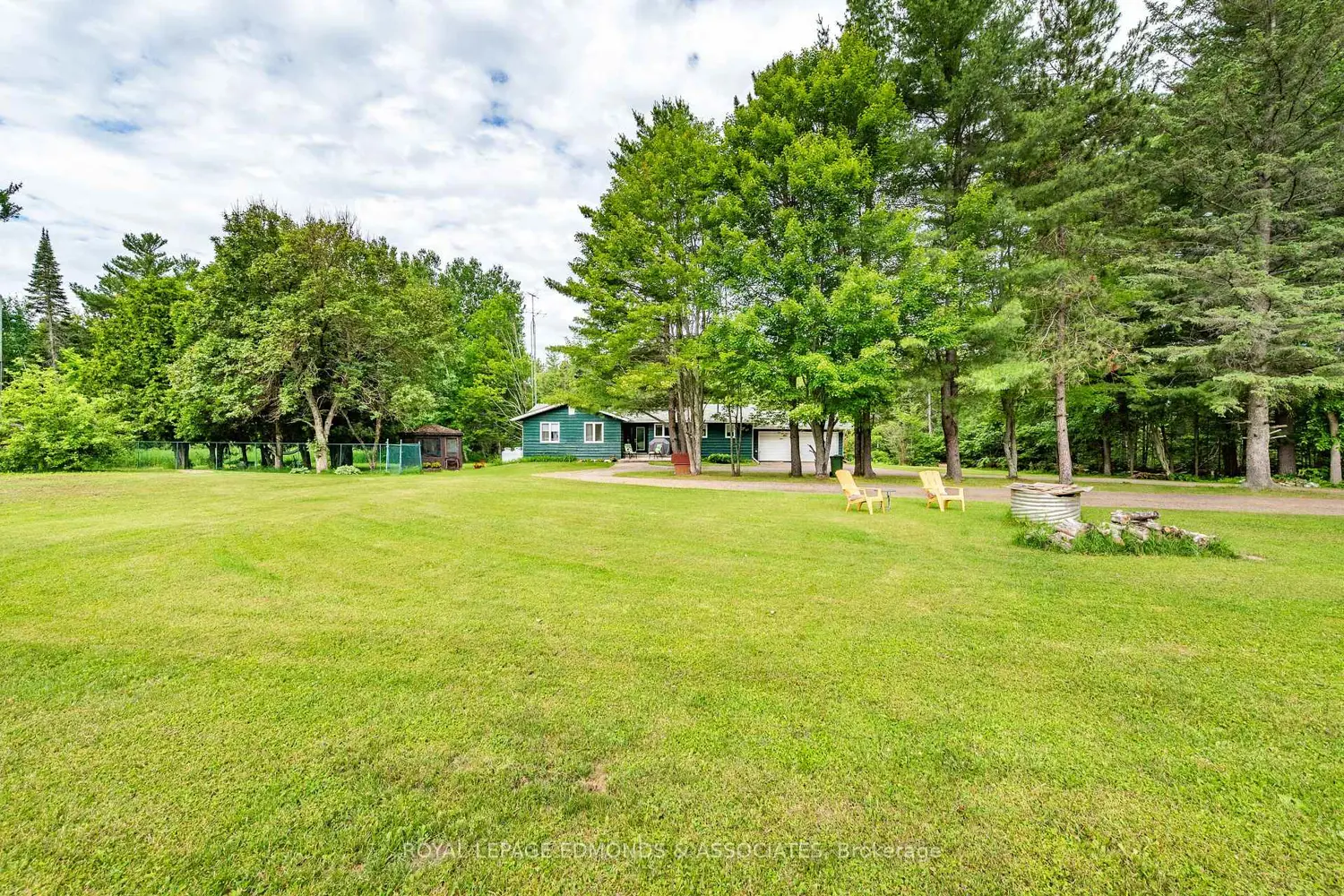 200 Walters Road photo 2