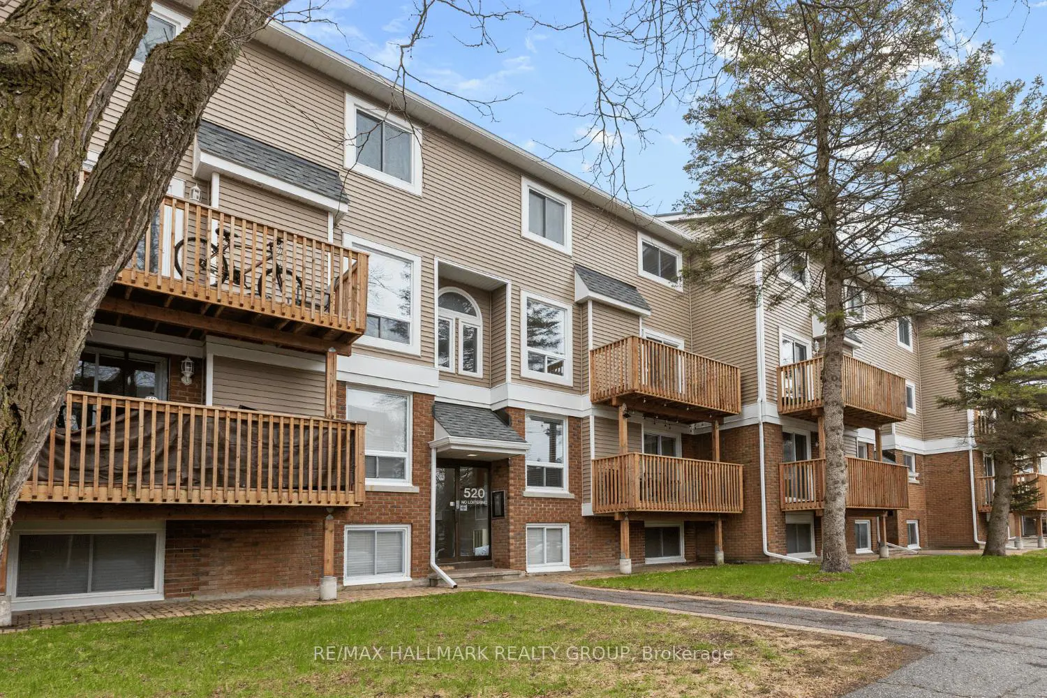 520 Fenerty Court 8 photo 2