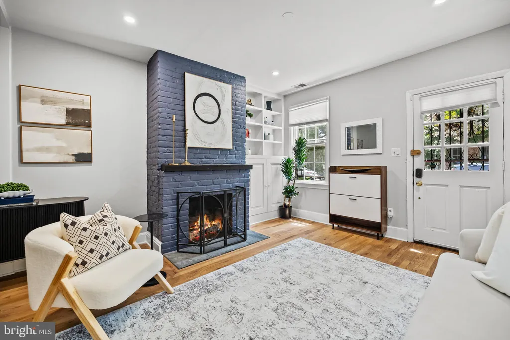 644 E Street SE, Washington, DC 20003 photo 3