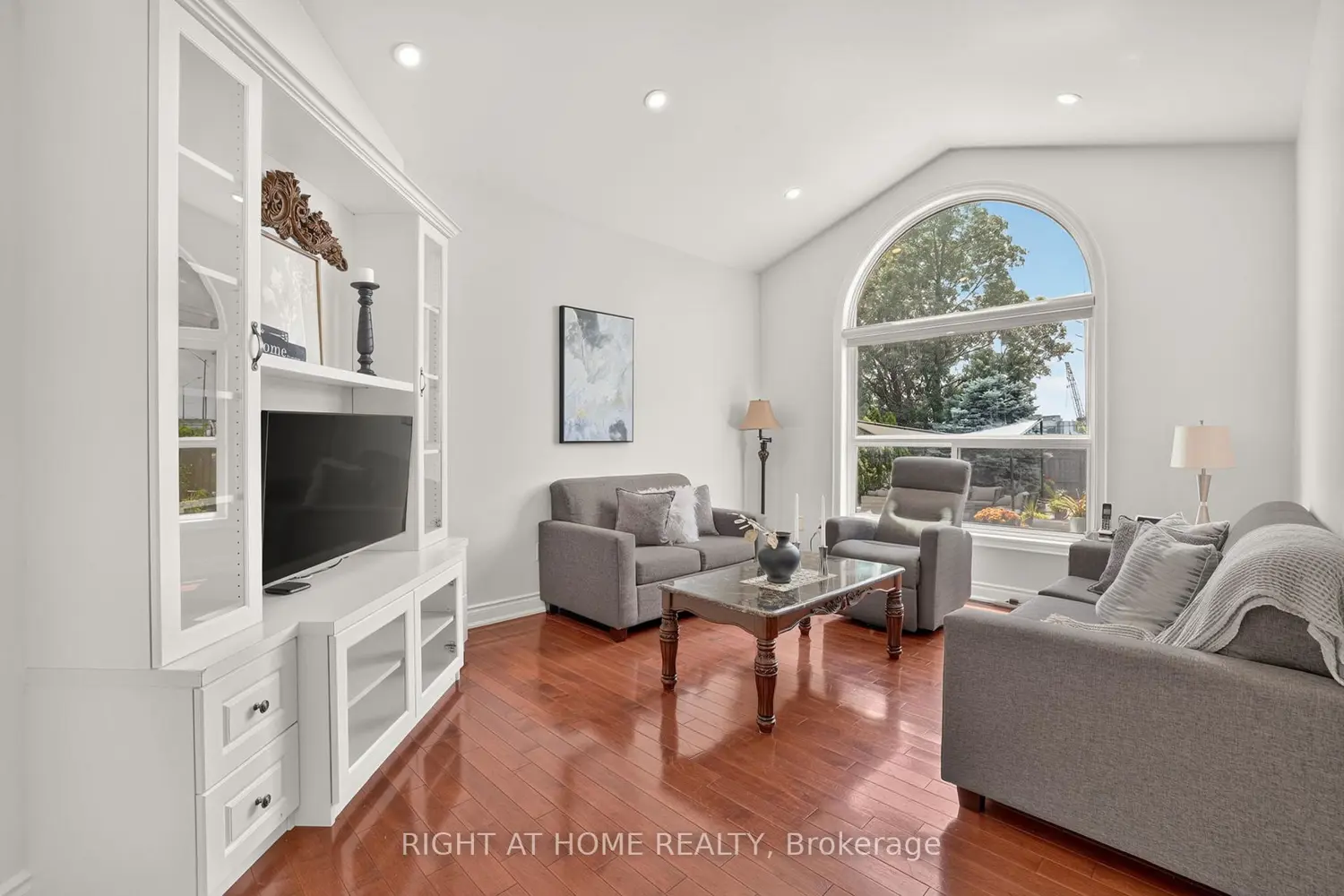 66 Sanremo Court photo 5
