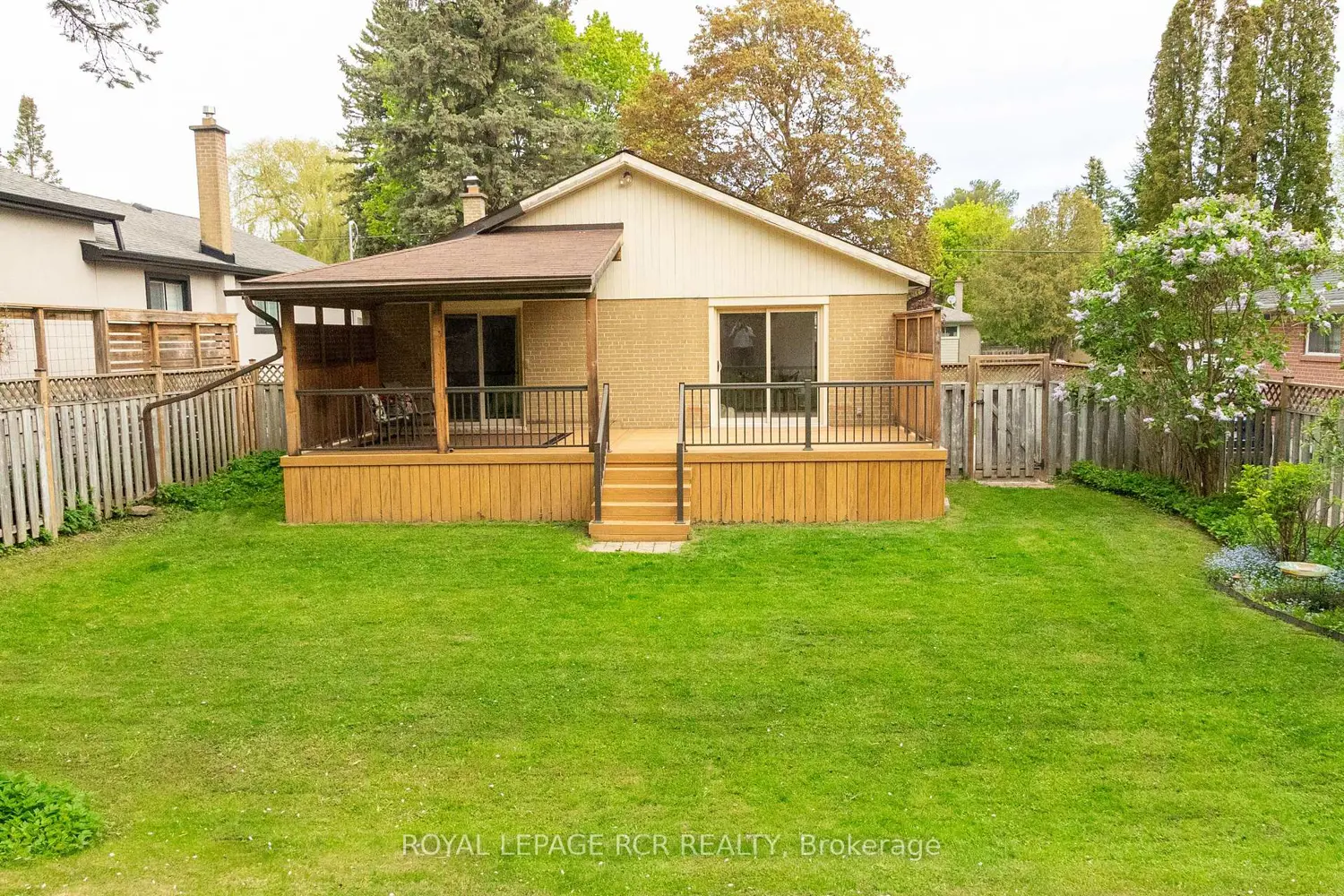 87 Richardson Drive photo 4