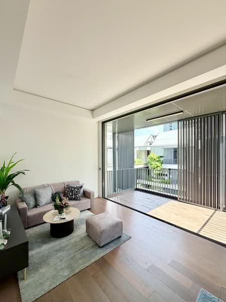 10 Evelyn Road photo 2