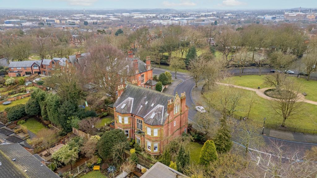 3 bed flat for saleLincoln Circus, The Park NG7
