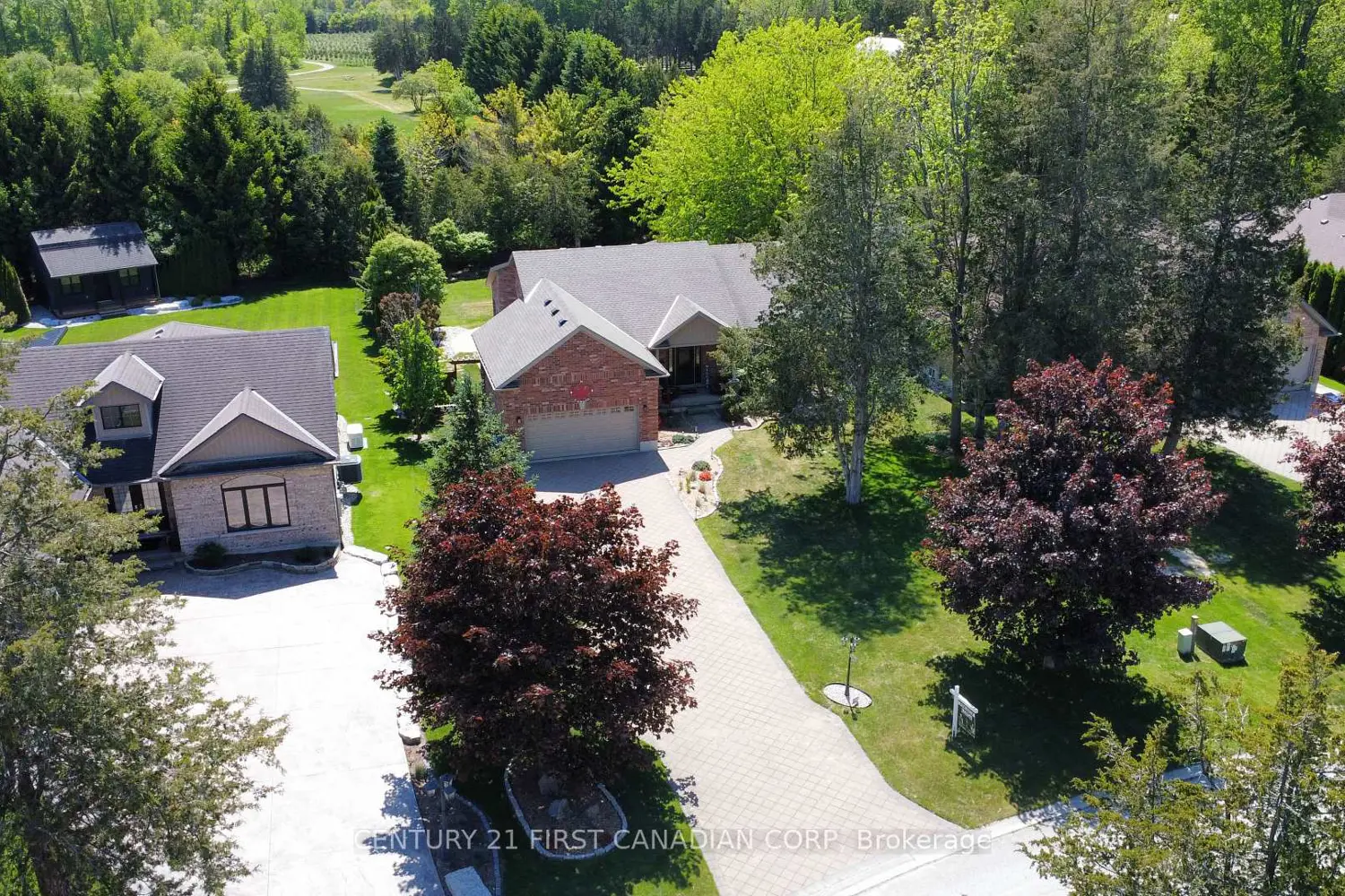 10159 Meadowlily Crescent