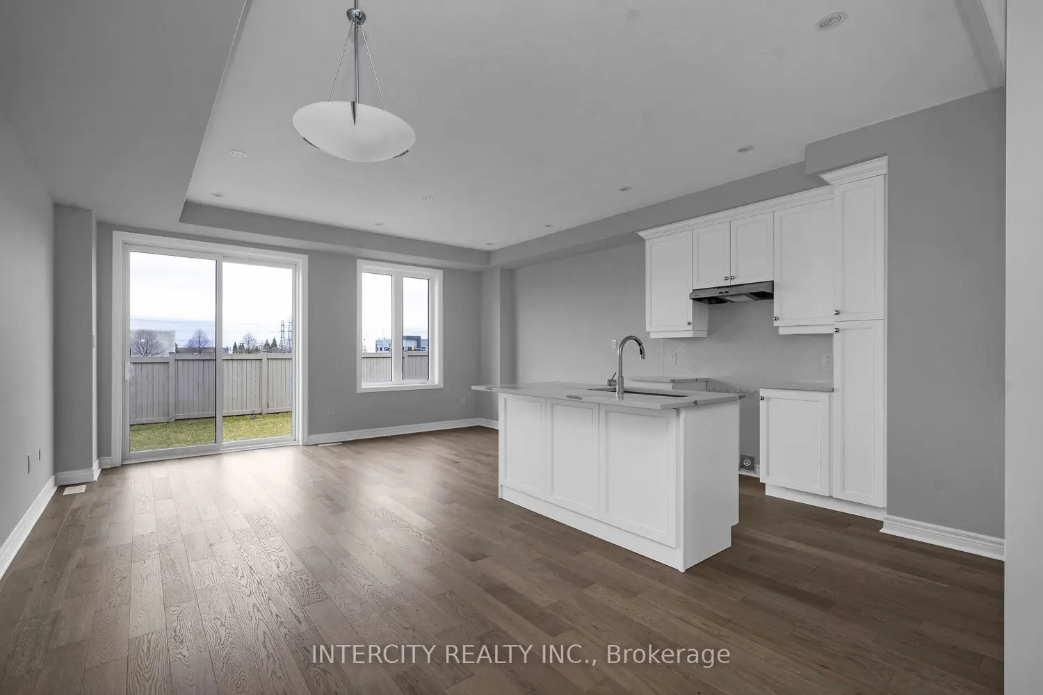 184 Mumbai Drive photo 3