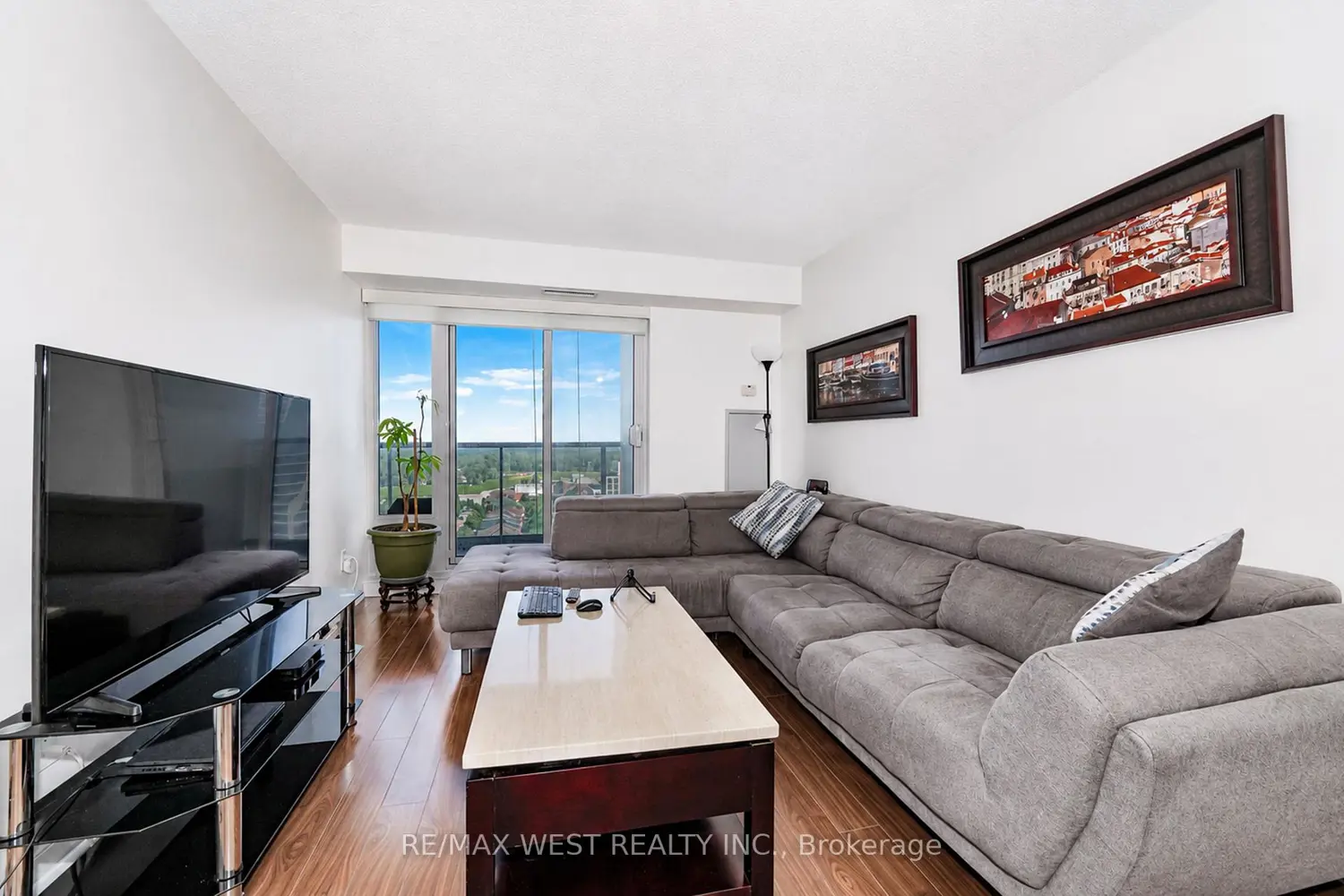 7 North Park Road 1808 photo 4