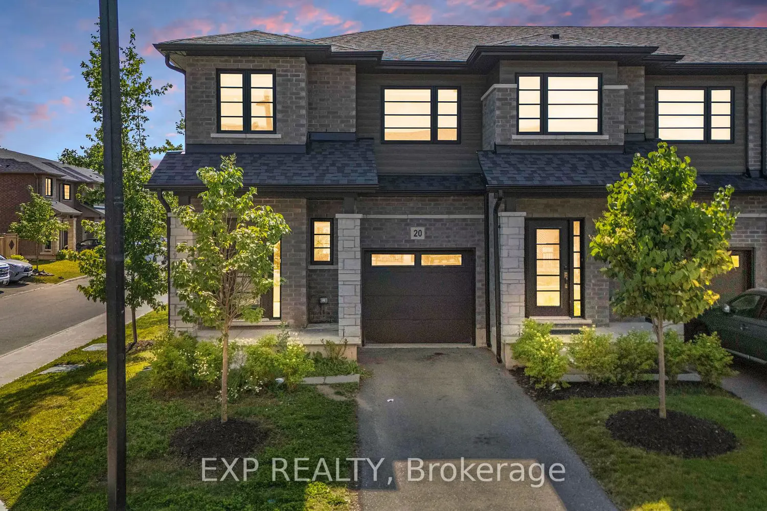 520 Grey Street 20 photo 2