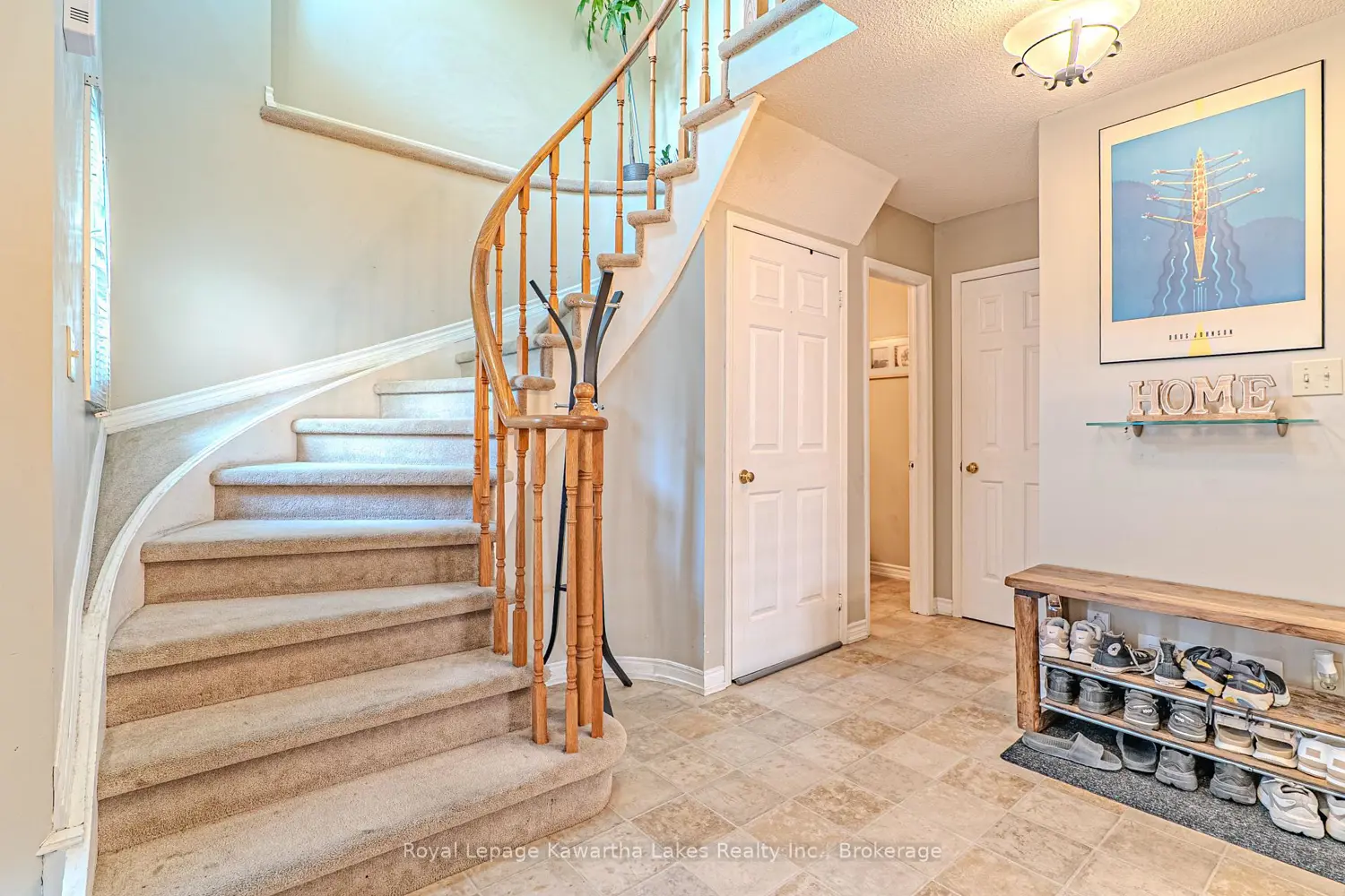 38 Lipton Crescent photo 2