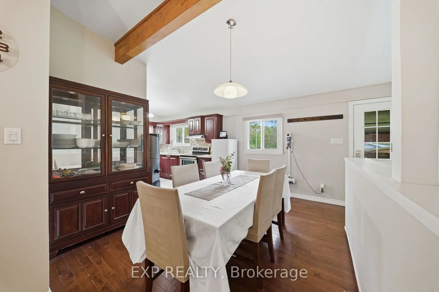 136 Resthaven Avenue photo 5