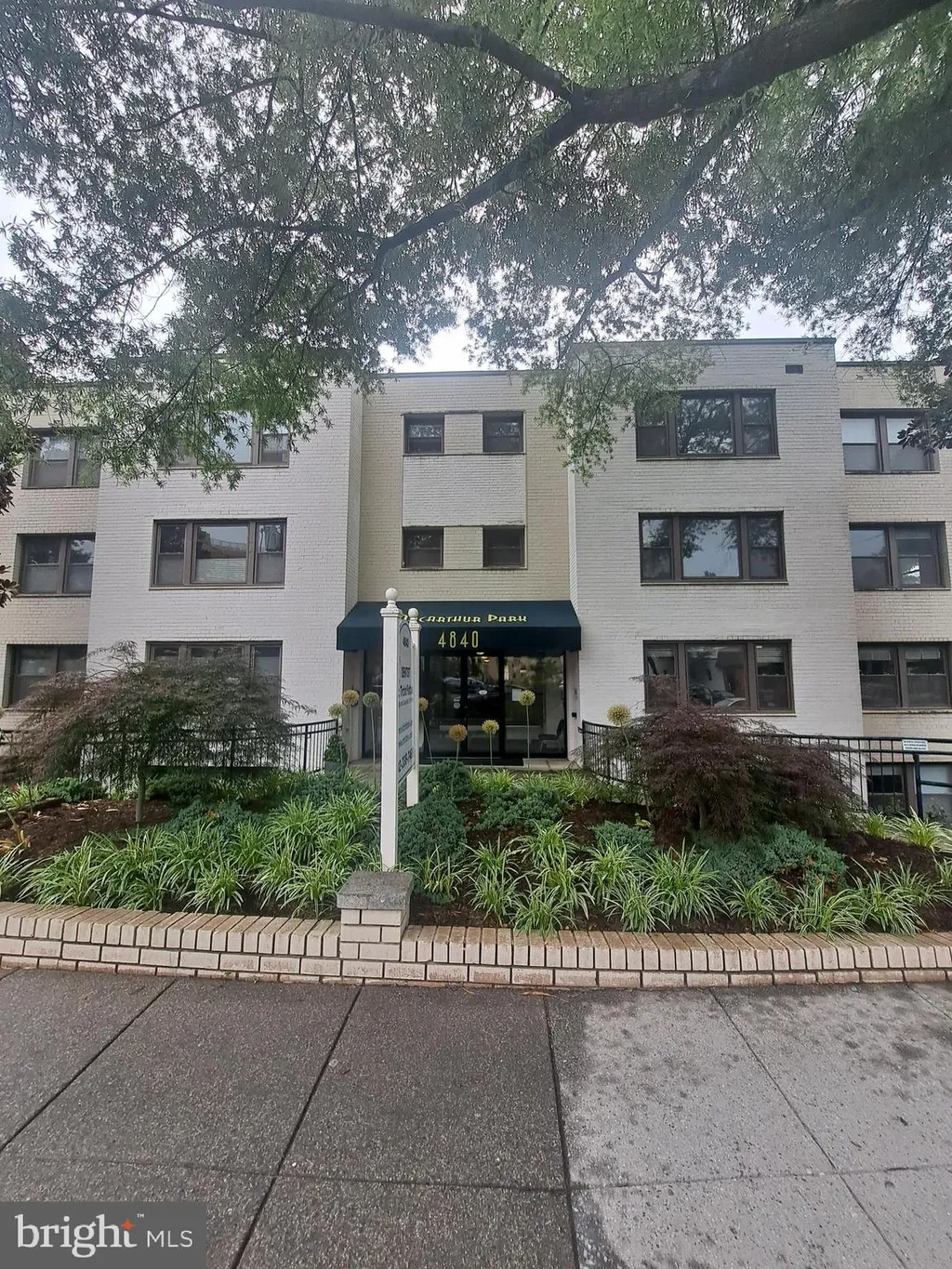 4840 Macarthur Boulevard NW Unit 307, Washington, DC 20007 photo 2