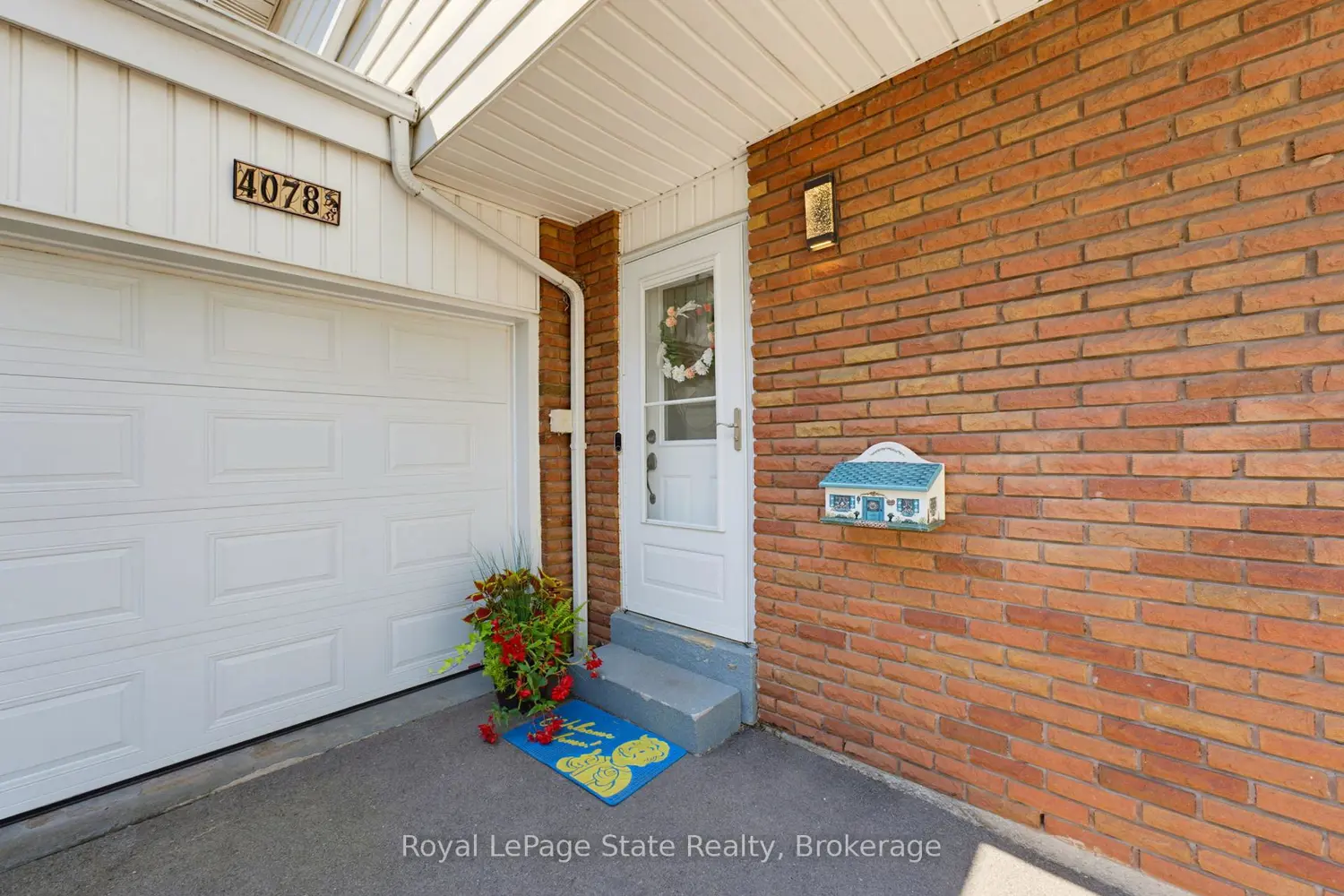 4078 Stephanie Street photo 2