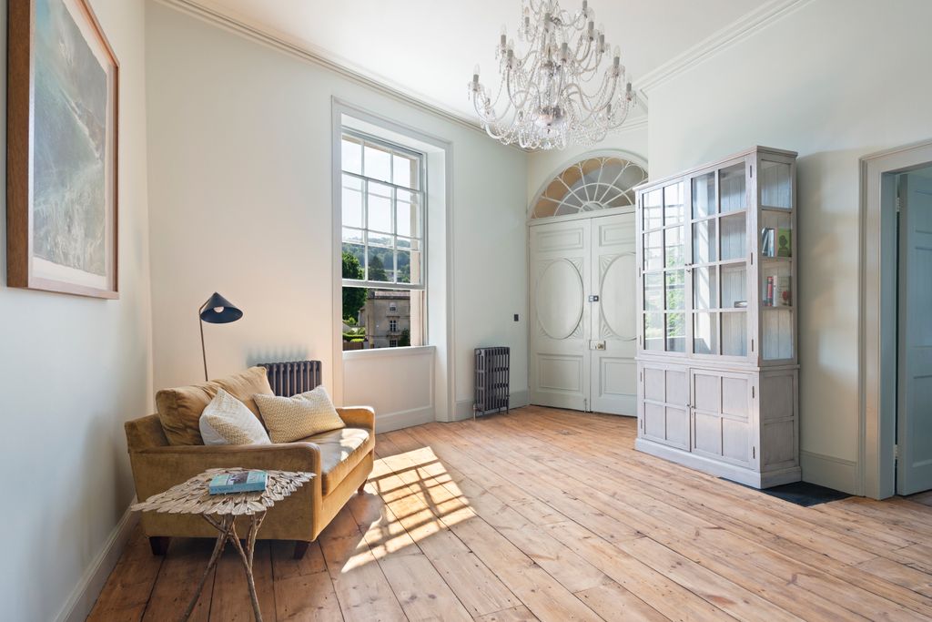 2 bed flat for saleSydney Place, Bath, Somerset BA2 photo 2