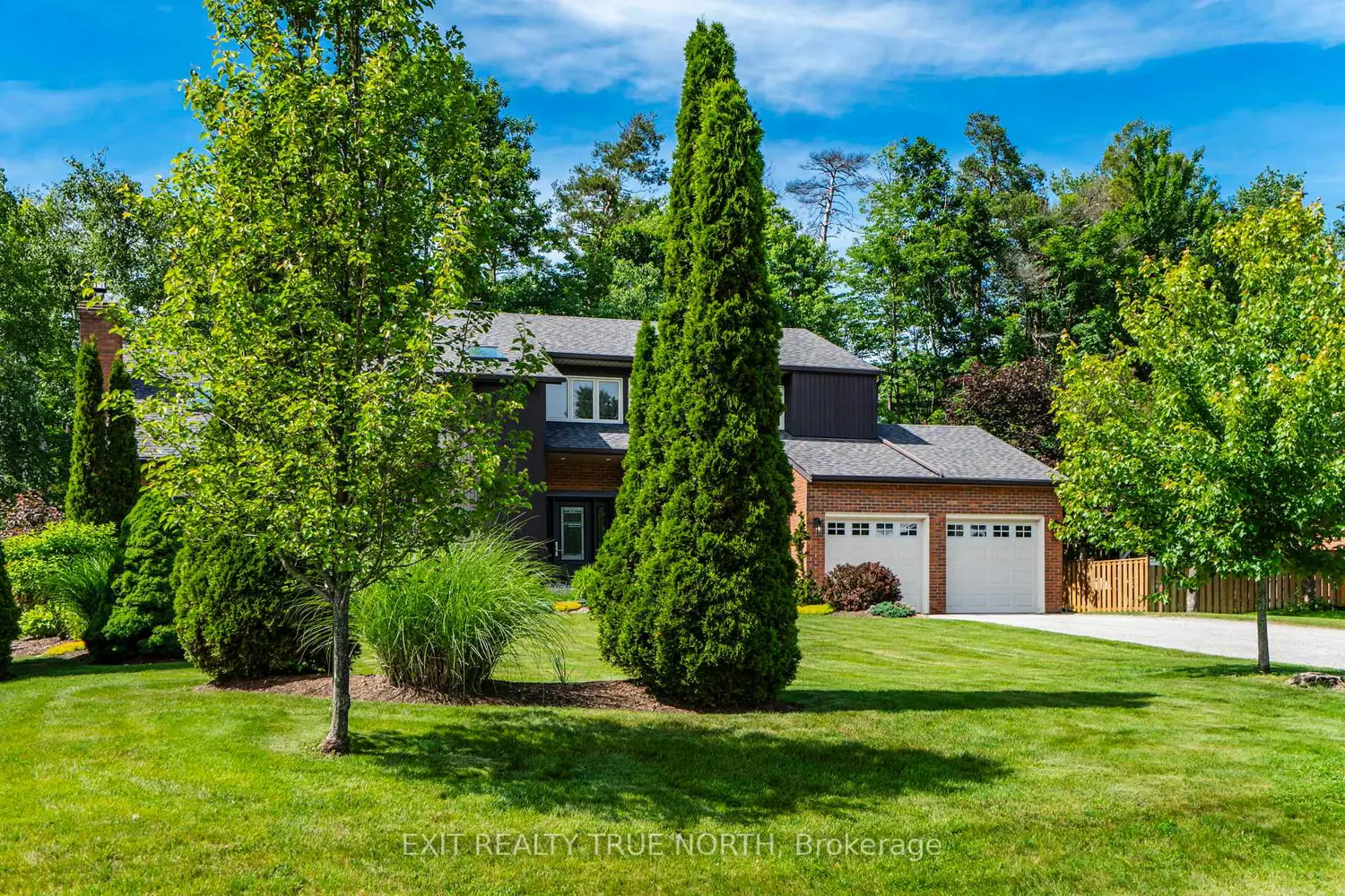 14 Rosewood Avenue photo 2