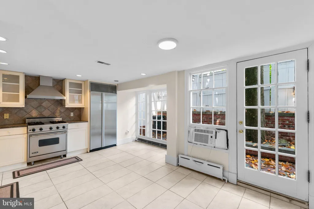3341 Dent Place NW, Washington, DC 20007 photo 4