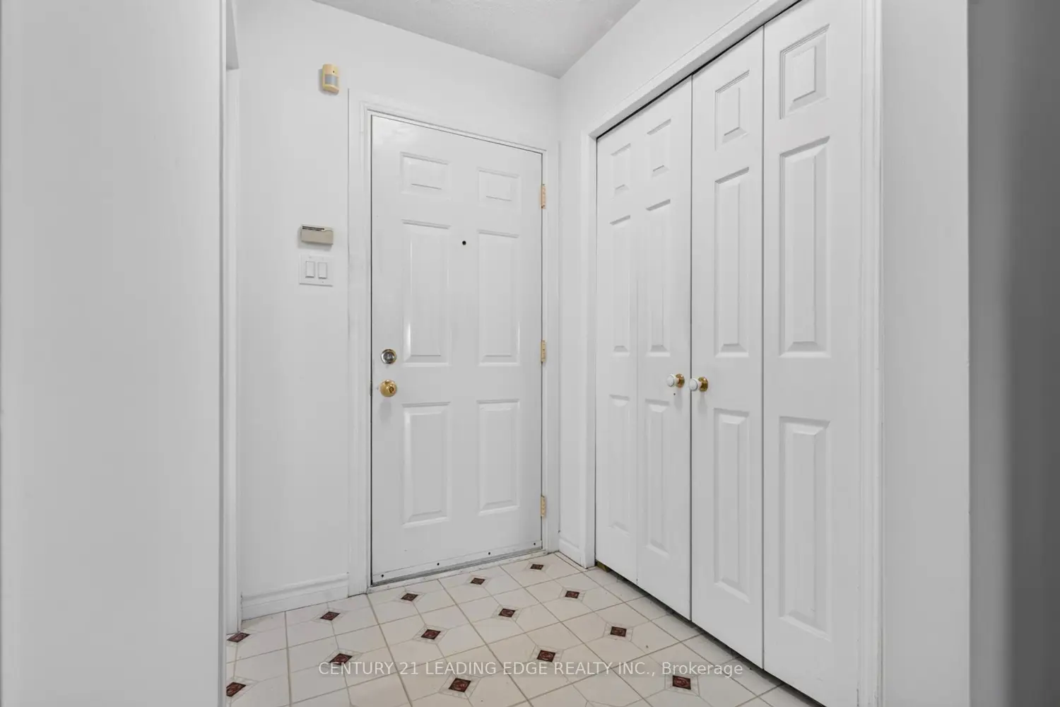 58 Valdor Drive photo 3