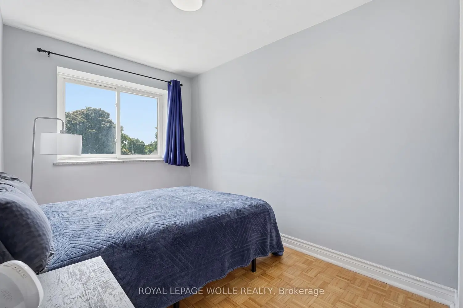 87 St George Street 403 photo 4
