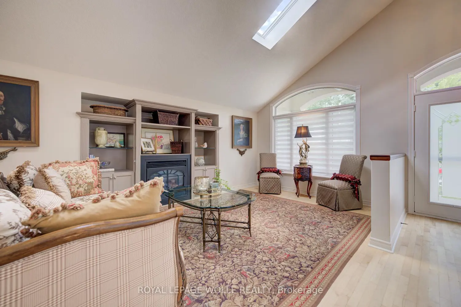 517 Starboard Crescent photo 5