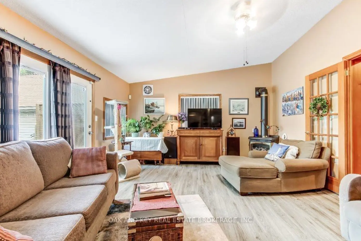 59 Adelaide Street photo 3