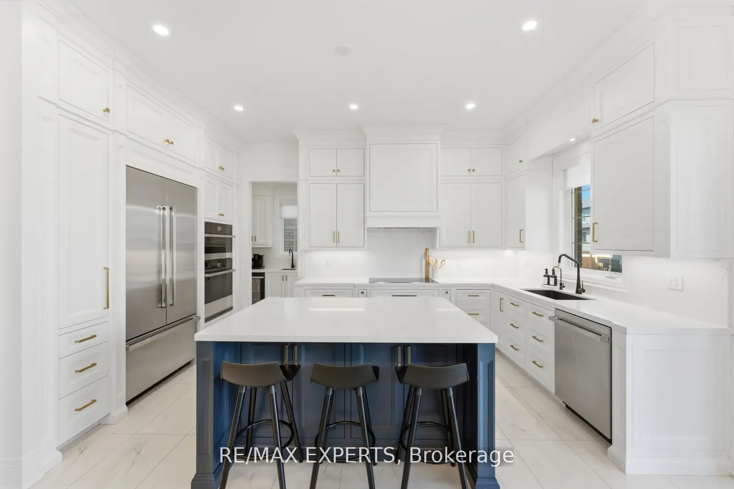 54 Winthrop Crescent photo 5