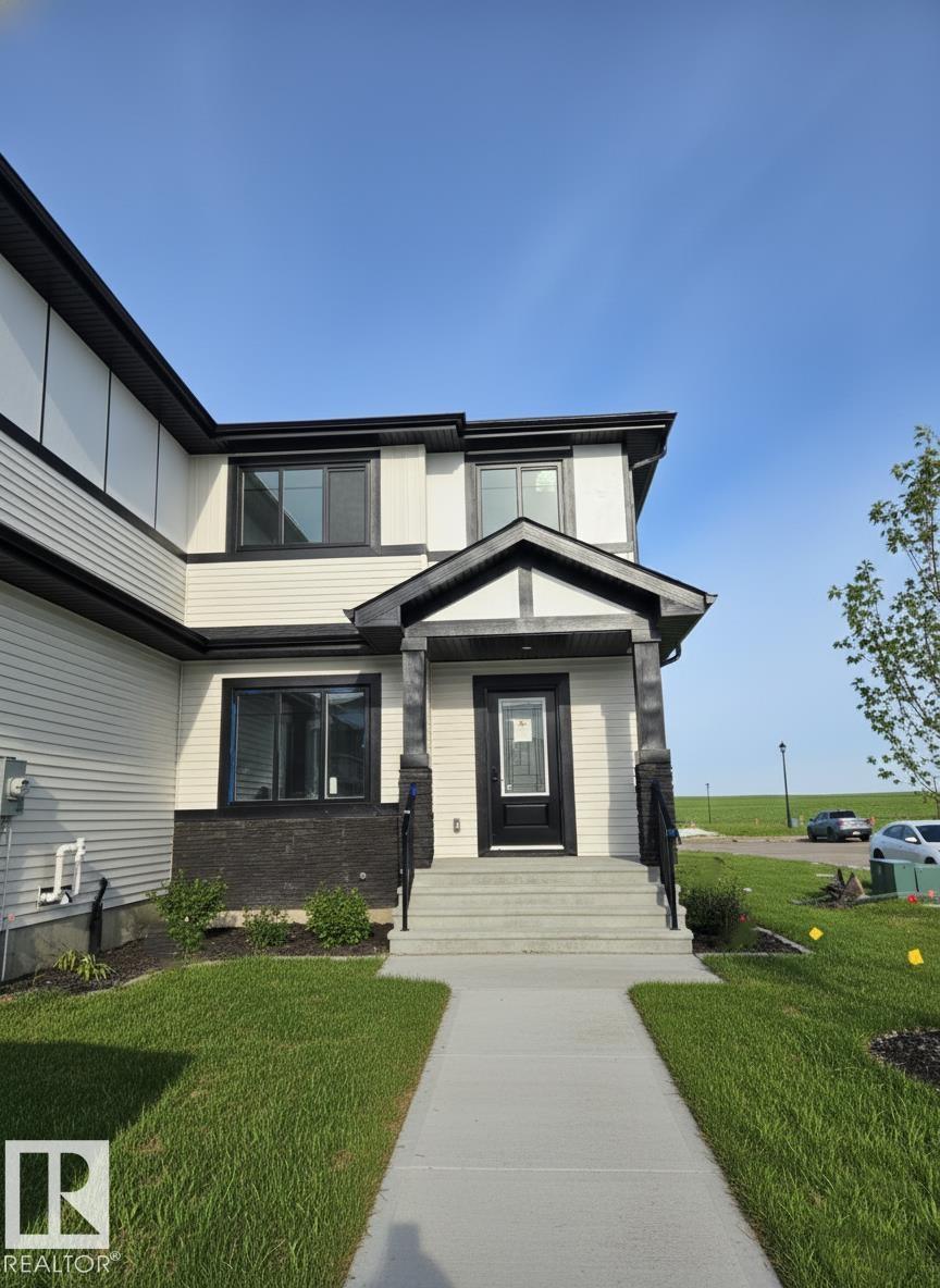 #Mainfloor 9802 107 Morinville AV