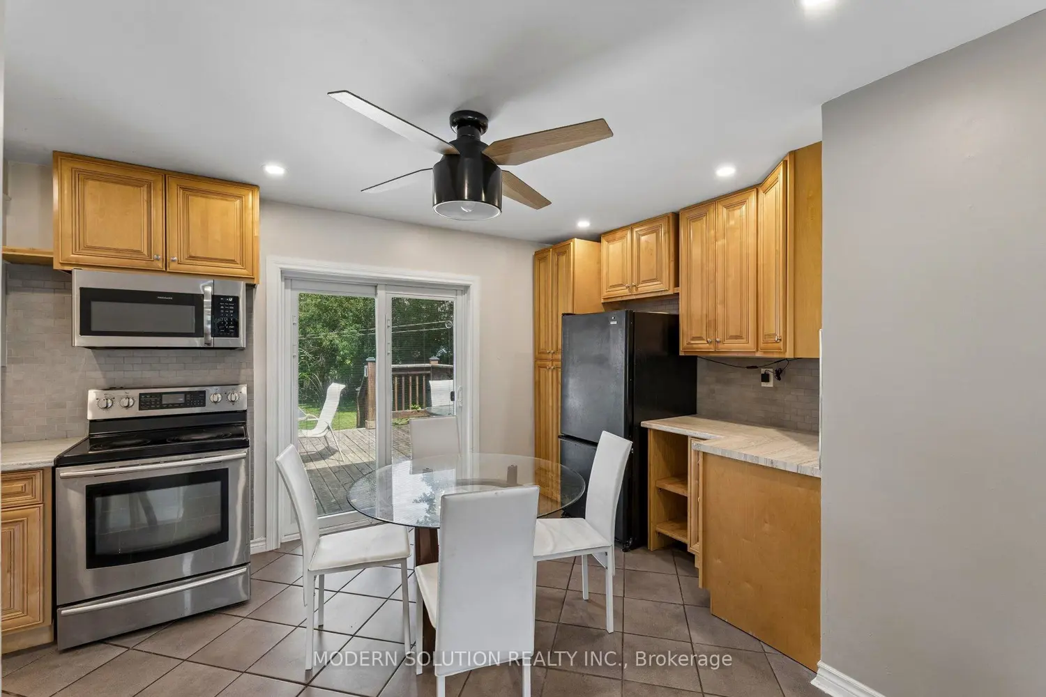 61 Godfrey Drive photo 3