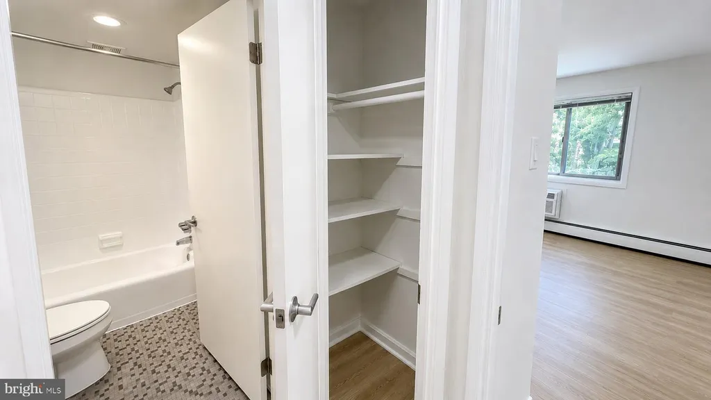 4465 Macarthur Boulevard NW Unit 106, Washington, DC 20007 photo 3