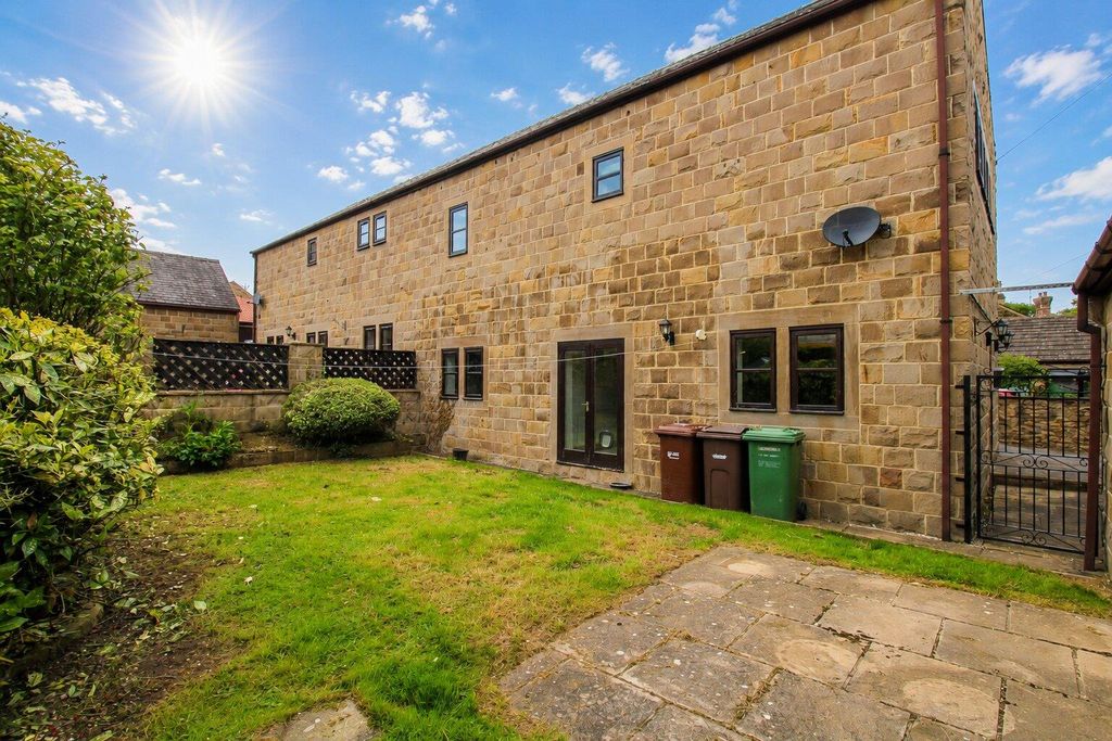 3 bed semi-detached house for saleOrchard Court, Badsworth, Pontefract WF9