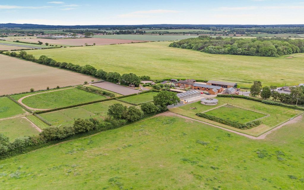 4 bed equestrian for saleRodington, Shrewsbury, Shropshire SY4
