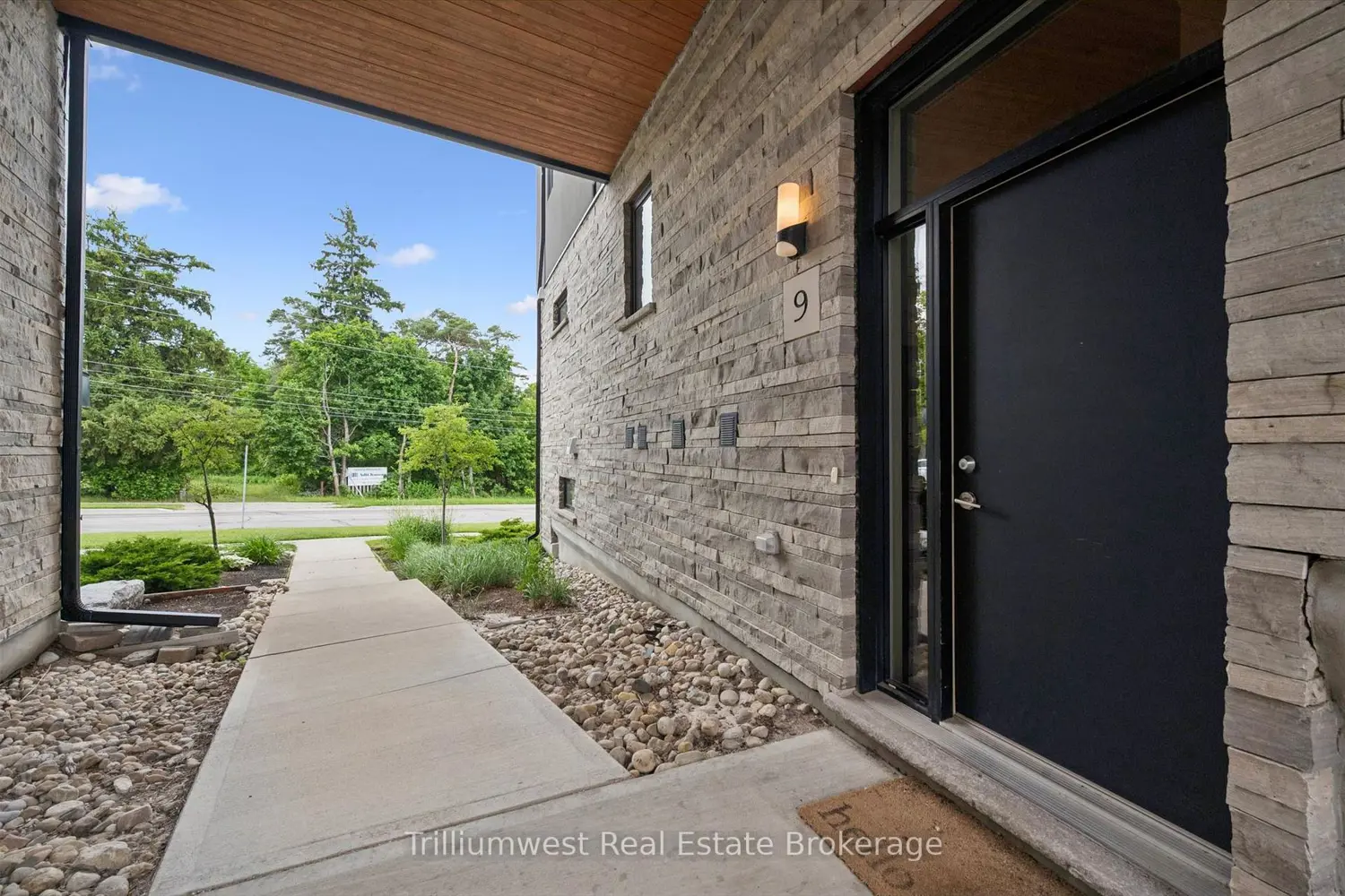 32 Arkell Road 9 photo 2