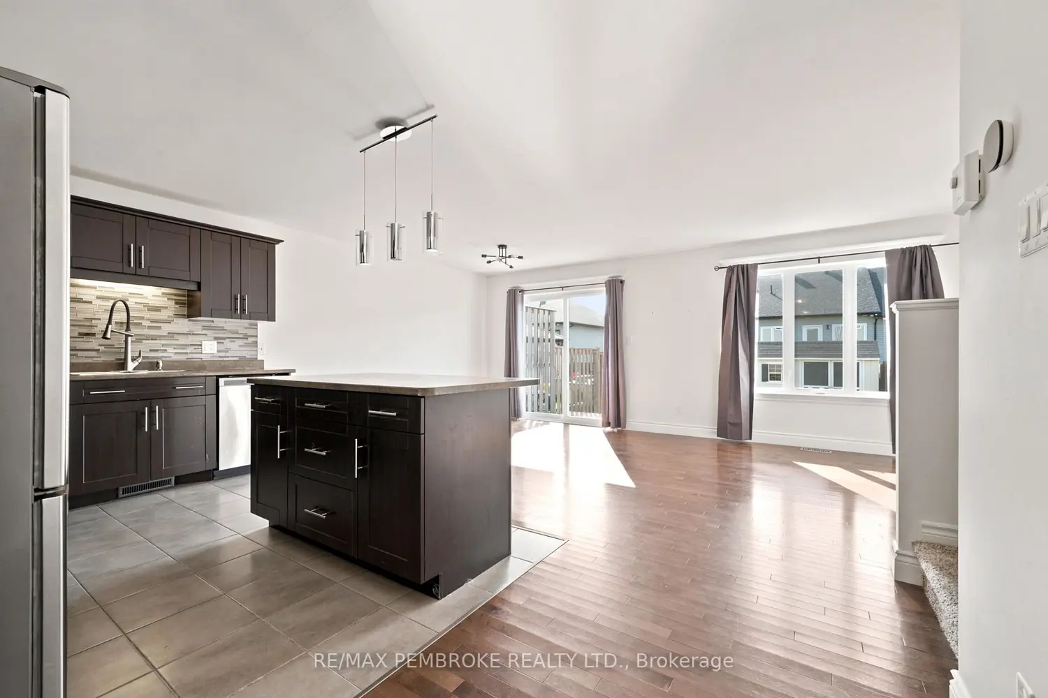 30 Winston Avenue photo 4