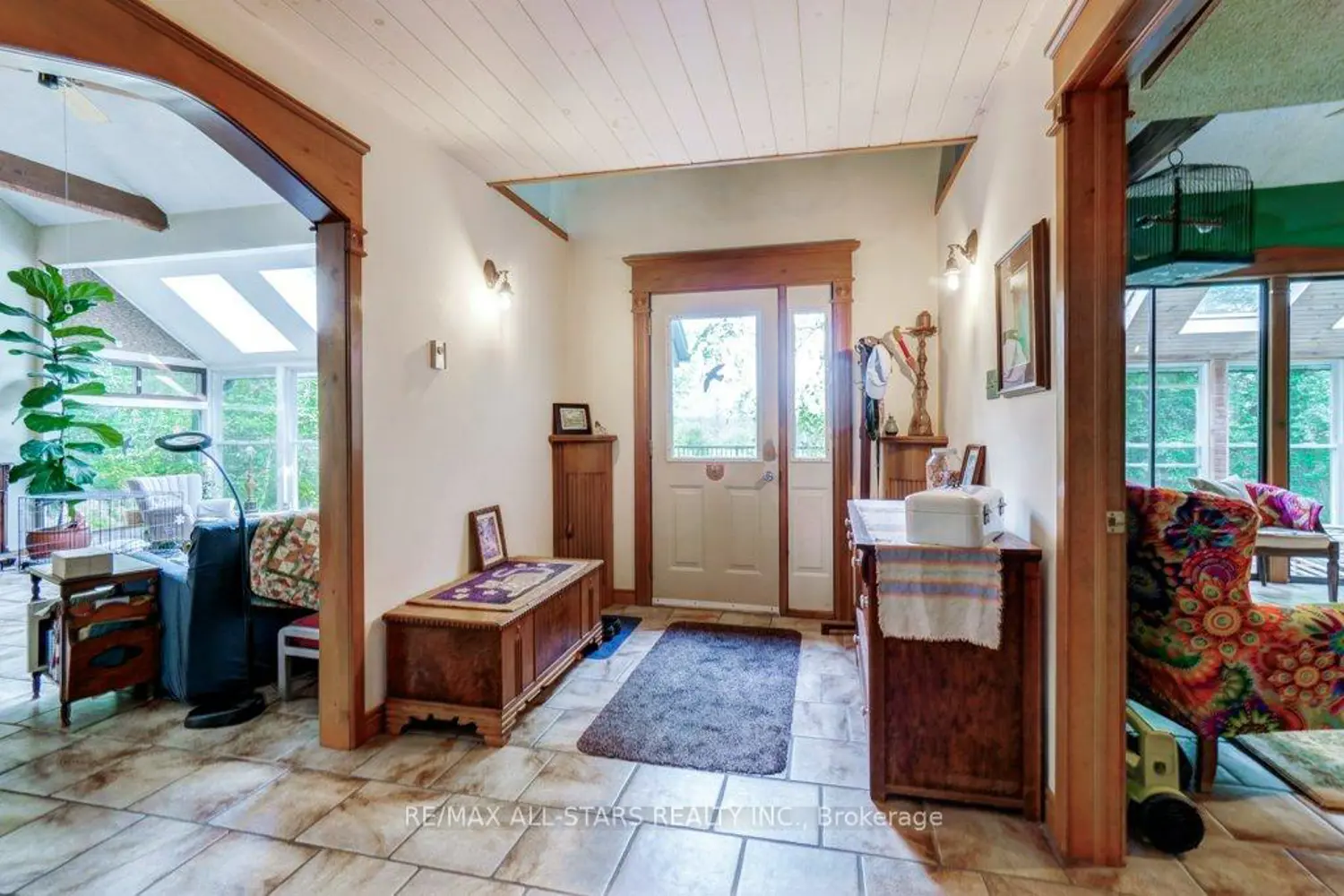 9388 Ravenshoe Road photo 2