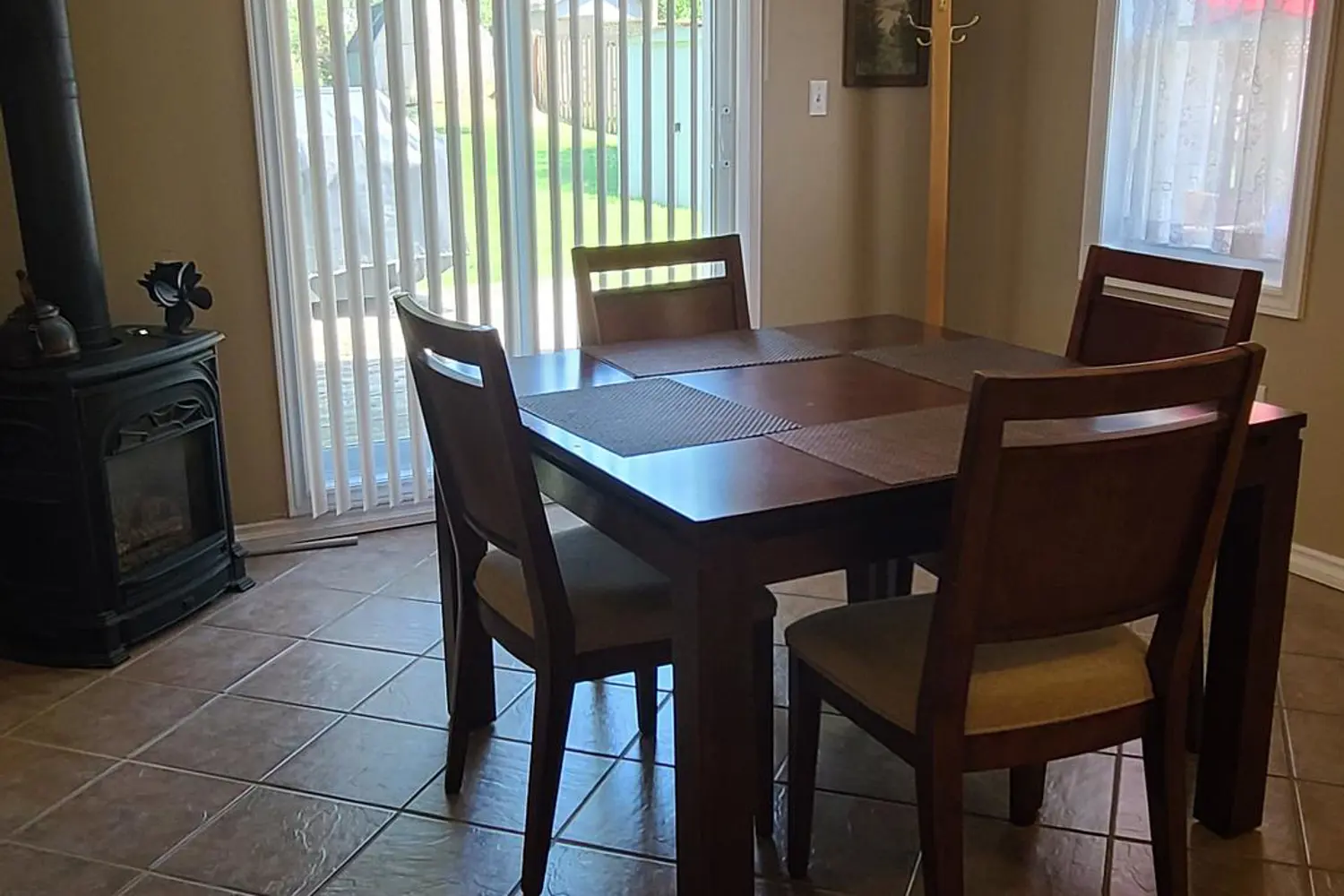 482 James Street photo 5