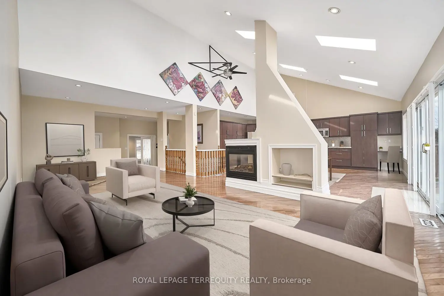 1449 Rosebank Road photo 4