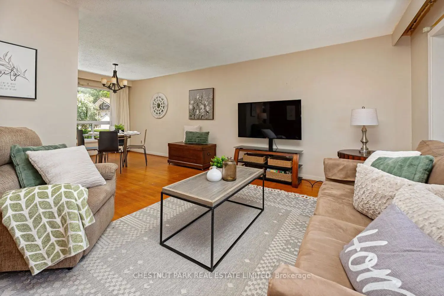 14 Vanderbrent Crescent photo 3
