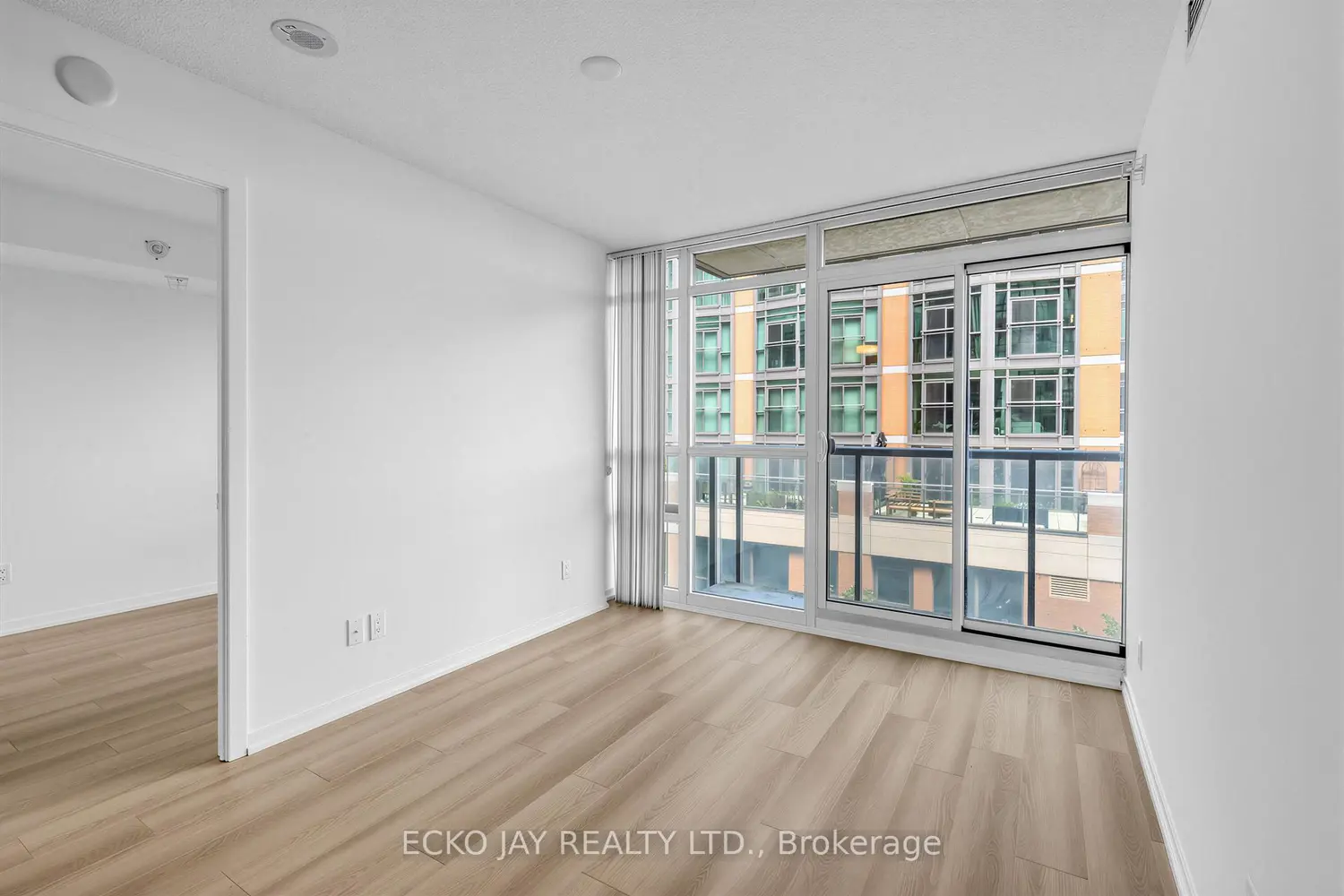 68 Abell Street 528 photo 5