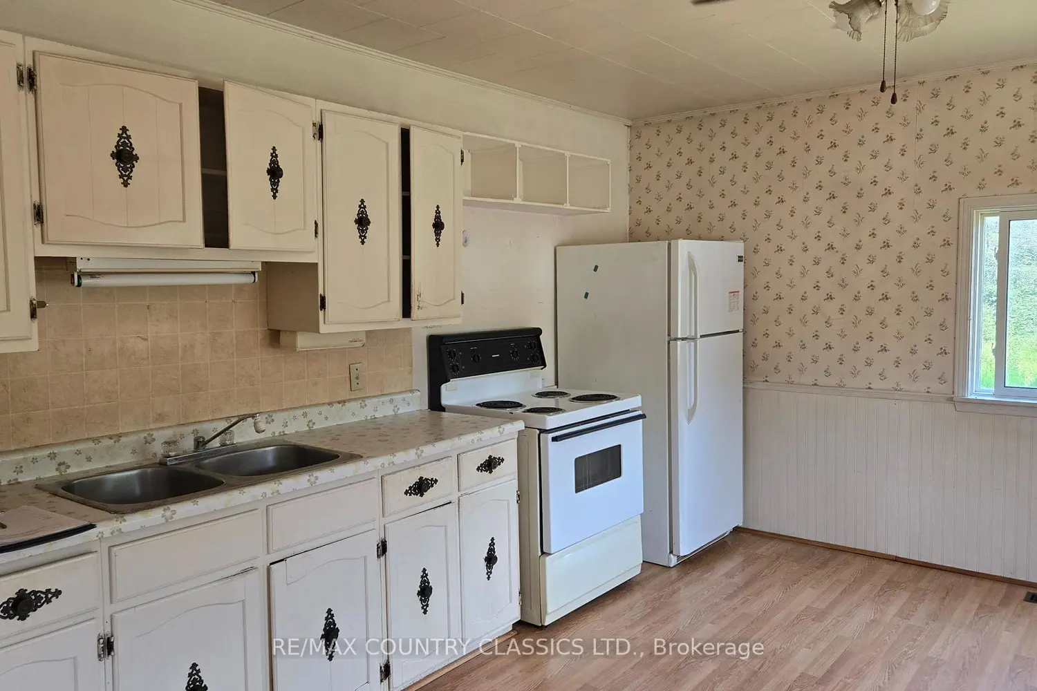 7118 Highway 620 photo 3