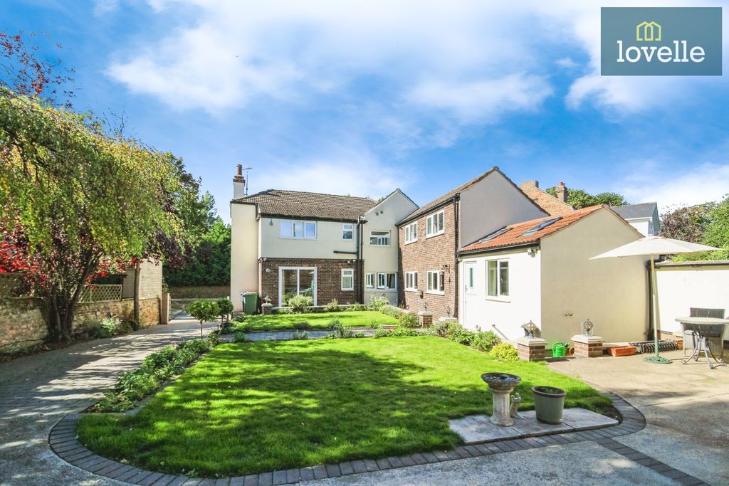 4 bed detached house for saleCheapside, Waltham DN37 photo 2