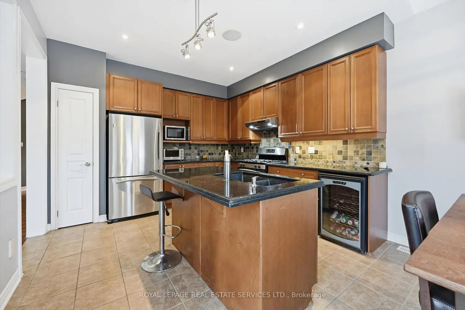 2170 Brookhaven Crescent photo 4