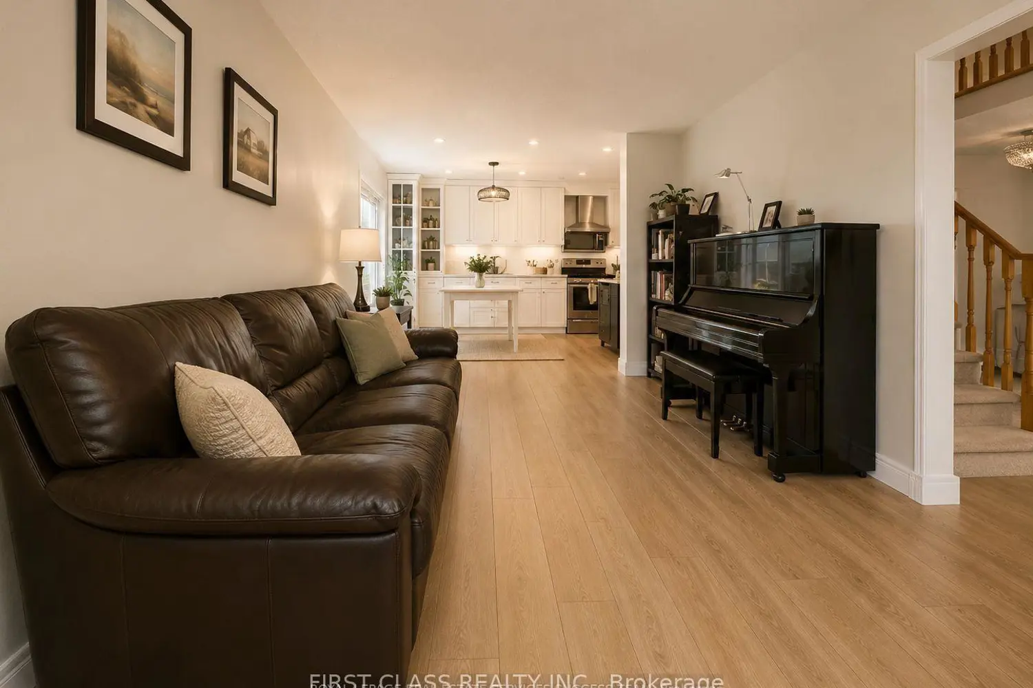 2360 Credit Valley Road photo 3